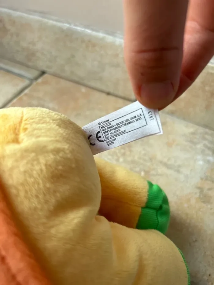 Peluche Winnie l’ourson, neuve - photo numéro 3