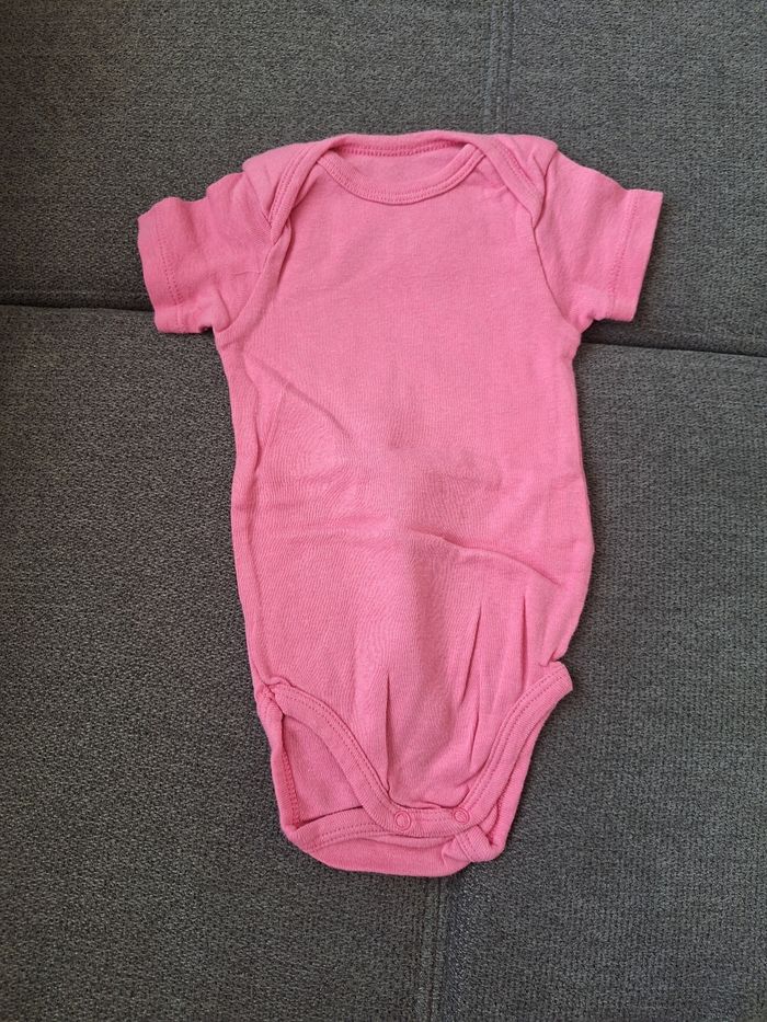 Lot de bodies été fille 9 mois - photo numéro 4