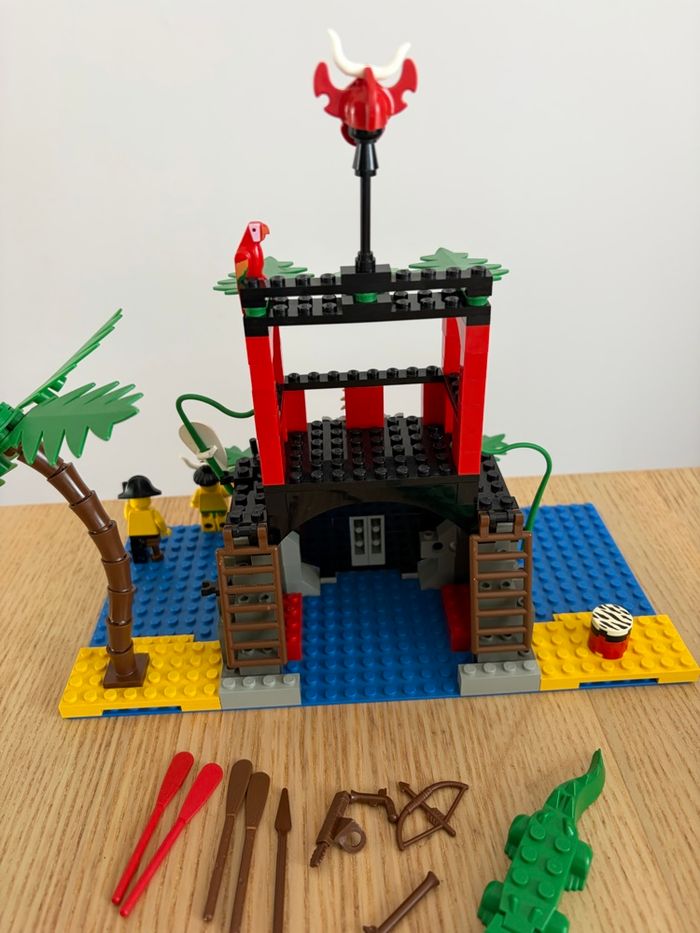 Lego 6264 la crique interdite. - photo numéro 1