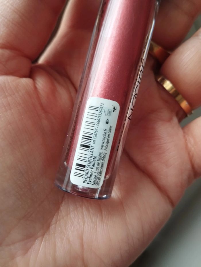 Eyeliner pailleté - photo numéro 2