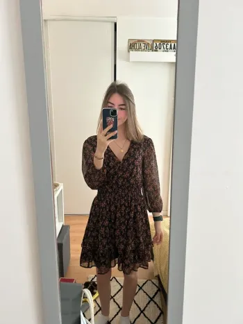 Robe à fleurs noire et beige - Mimi Chica