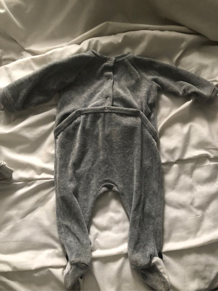Jolie pyjama taille 9 mois confortable - photo numéro 6