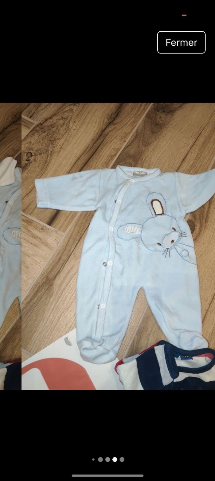 Lot 5 pyjamas velours idéal maternité
Taille 54-54cm
Bon état quelques jaunis au col cf photo 
Marque batman absorba - photo numéro 5