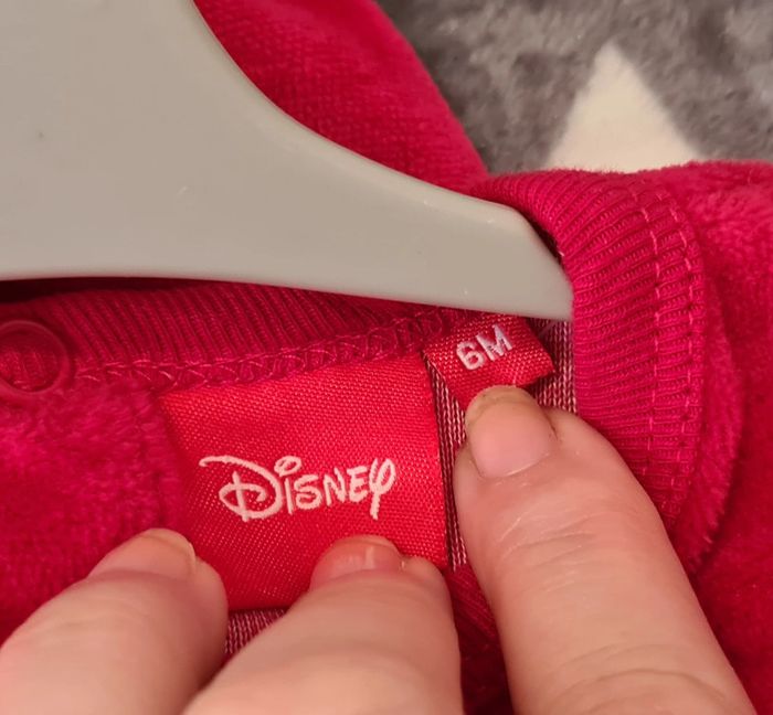 Lot Pyjama fille Minnie rouge 1 pièce avec Bonnet de Noël Disney taille 6 mois - photo numéro 4