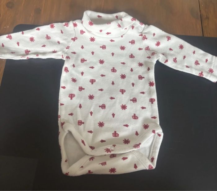 lot de 6 bodies taille 1 mois - photo numéro 5