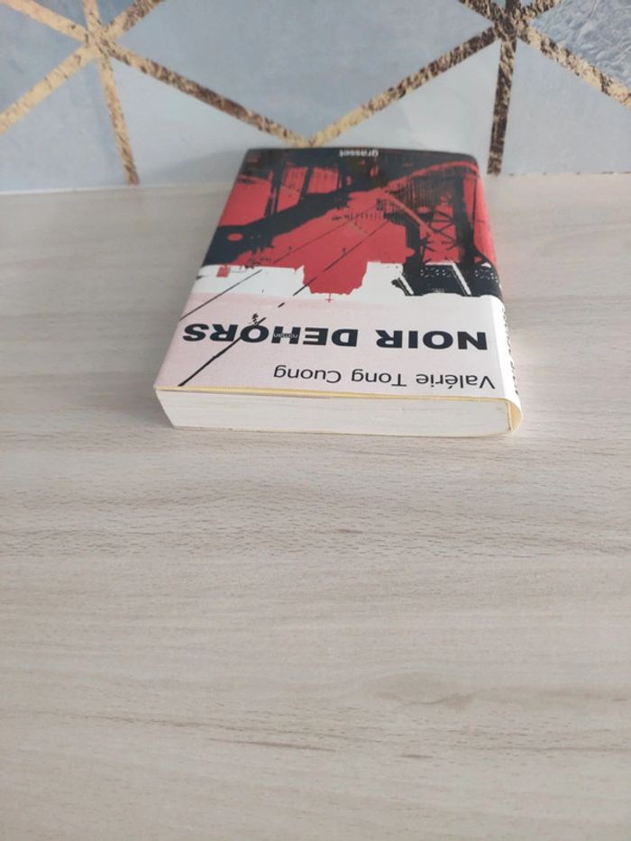 Livre Noir dehors Tong Cuong - photo numéro 5