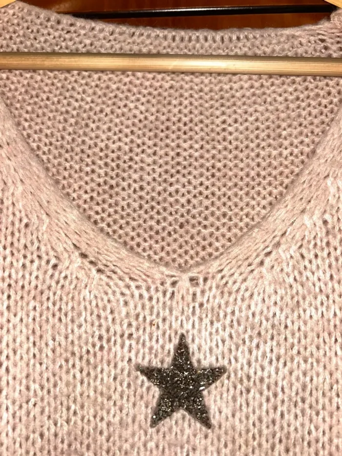 Pull beige rosé col v taille unique - photo numéro 2