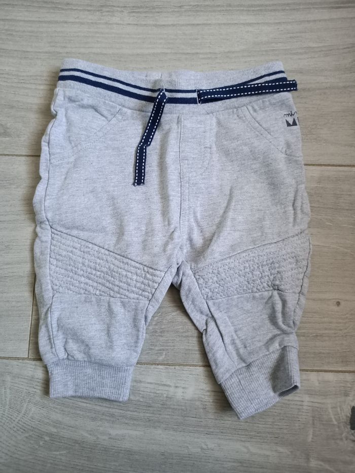 Vêtements bébé 9 mois - photo numéro 2