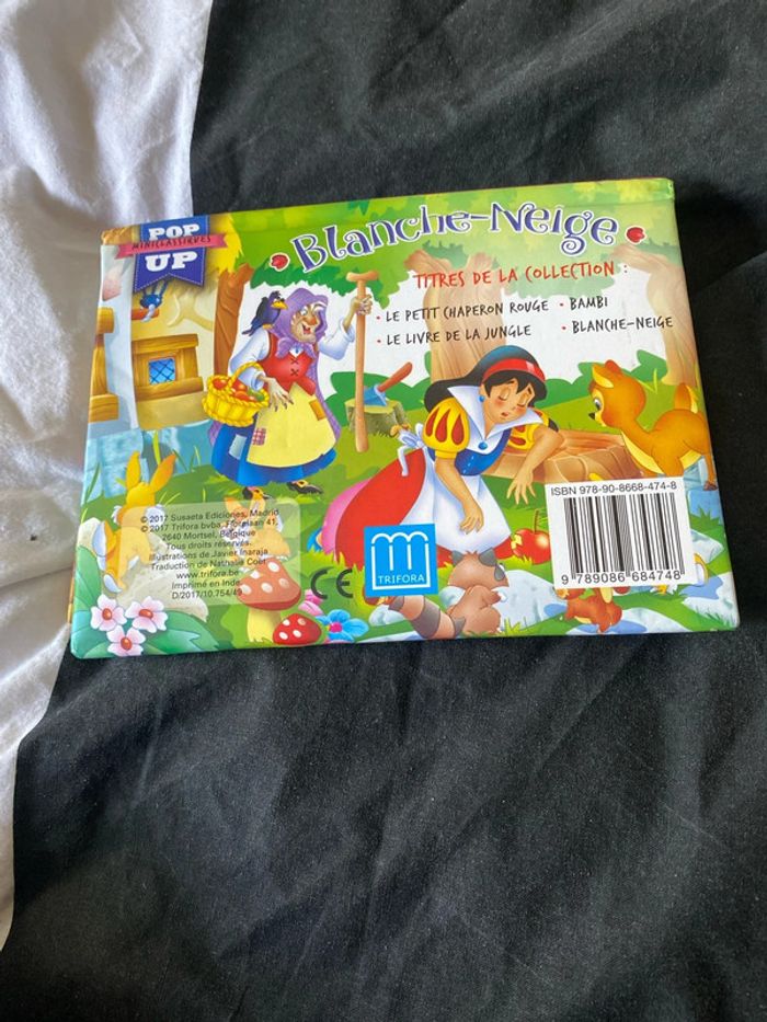 Livre Pop up Blanche Neige . - photo numéro 2