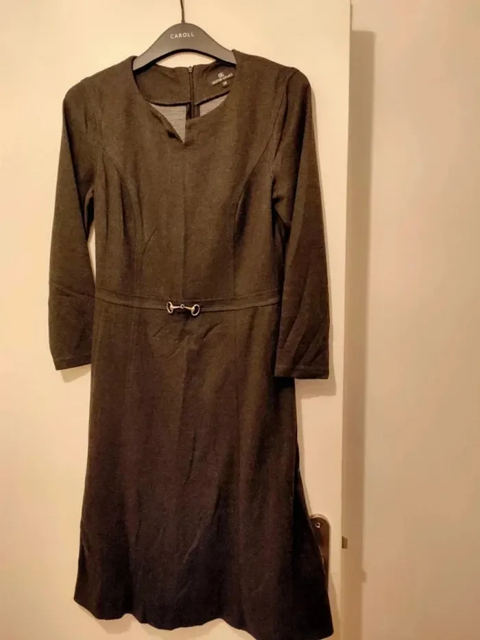 robe grise Oliver Grant T38