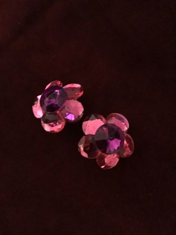 Très beaux clips fleurs vintage. Années 80