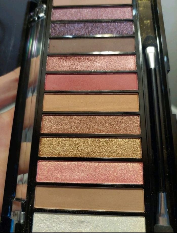 Lot 4 palettes I love Révolution Max&More Lasplash Réserve Naturelle  👁 - photo numéro 4