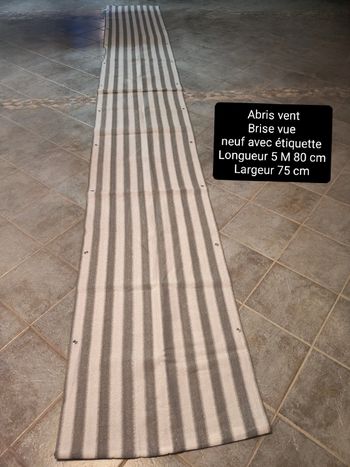 Brise vue ou abris pour le vent neuf avec étiquette