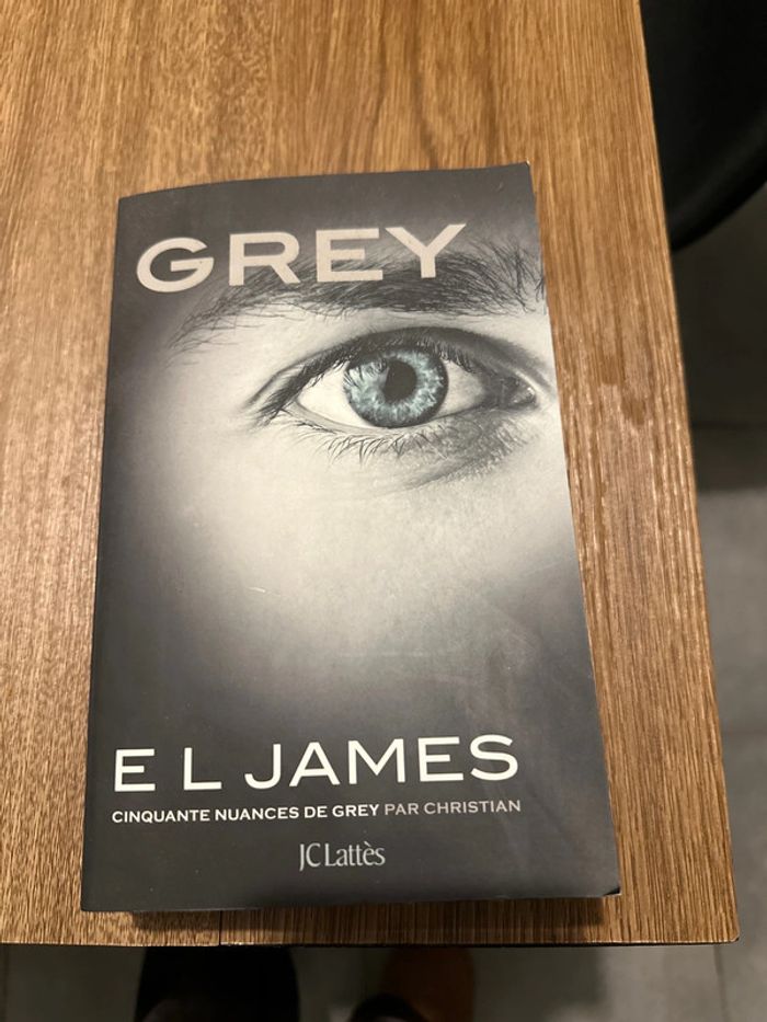 Livre grey