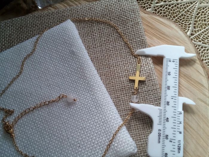 Collier croix en acier et pierres de cristal de roche - photo numéro 3