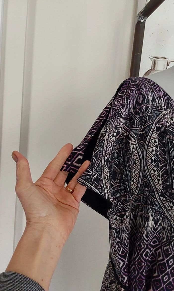 Robe fluide imprimée noire violet Taille unique (du 34 au 38 )et sa ceinture - photo numéro 5