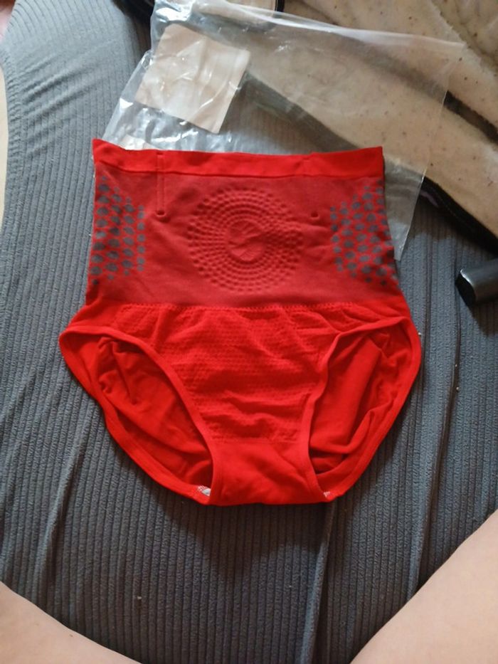Culotte amincissante ventre plat restructurante et gainante façonnage du corps