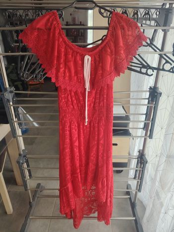 Robe dentelle rouge taille unique