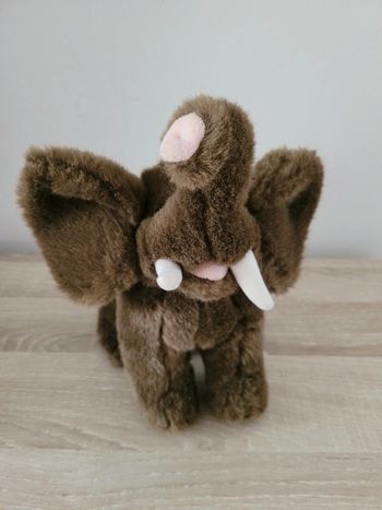 Peluche éléphant