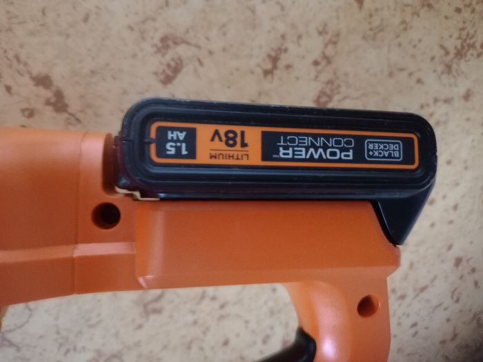 Taille haie 45cm sur batterie Black et Decker - photo numéro 4