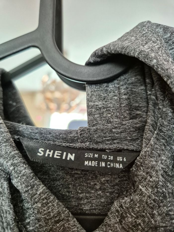 Haut à capuche Shein gris - photo numéro 3