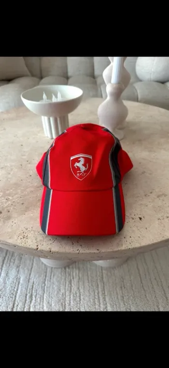 Casquette Ferrari