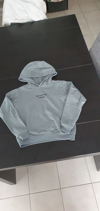 Sweat à capuche en 11/12 ans neuf