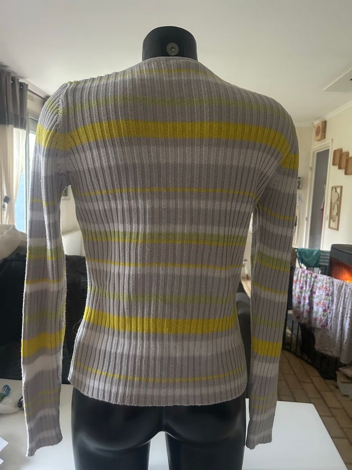 Pull à col rond TRÈS BON ÉTAT pour femme taille 36 couleurs gris et jaune - photo numéro 8