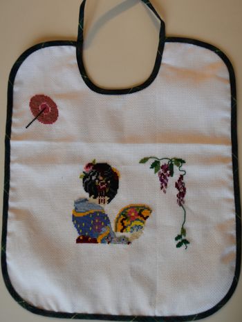 Grand bavoir brodé motif japonaise