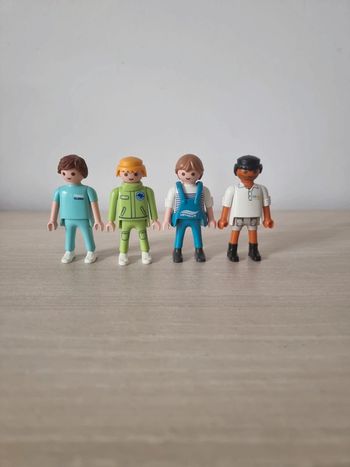 Lot de 4 figurines Playmobil