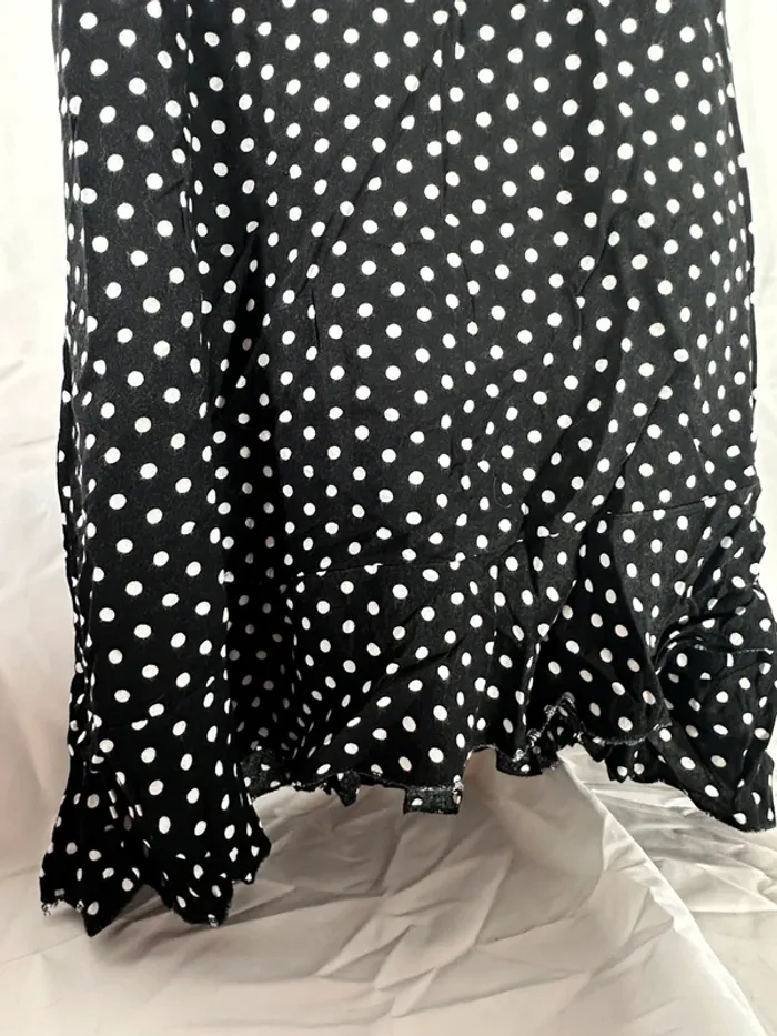 Robe noire à pois + t-shirt blanc léger YesStyle - photo numéro 6