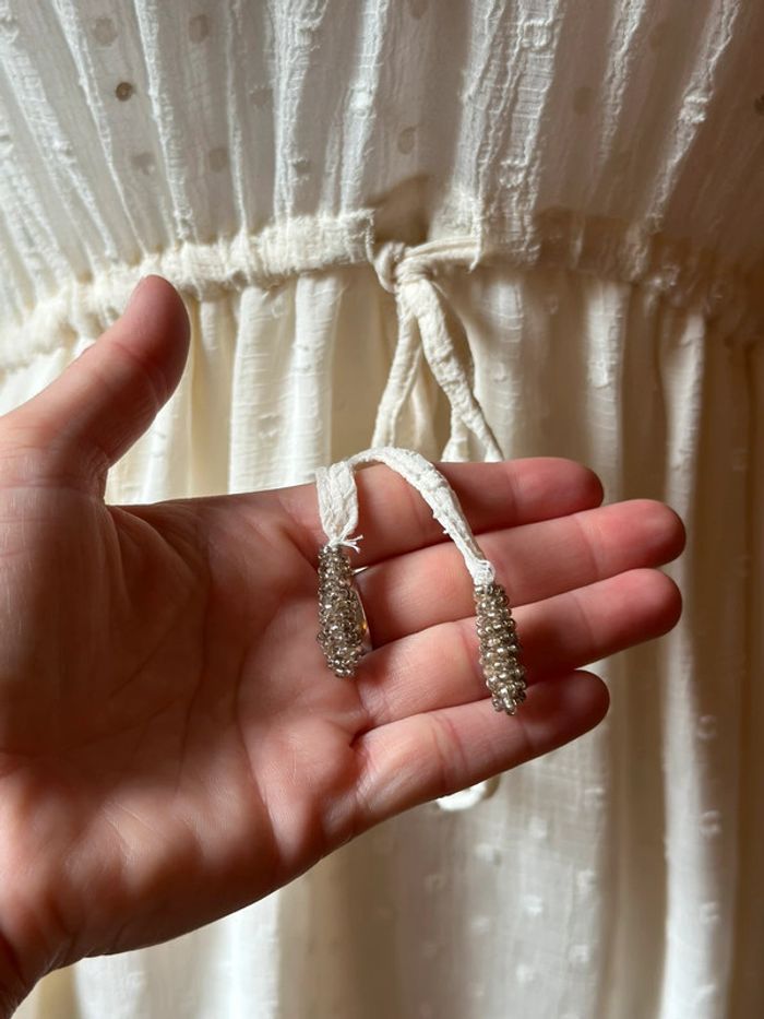 Robe d’été plumetis blanc crème détails sequins Zara taille M - photo numéro 5