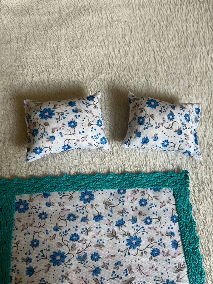 Tapis et coussins pour barbie Neuf - photo numéro 3