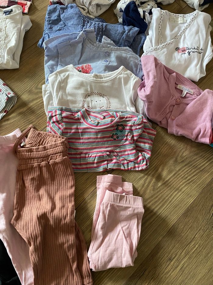 Lot 35 vêtements fille T12 mois - photo numéro 7