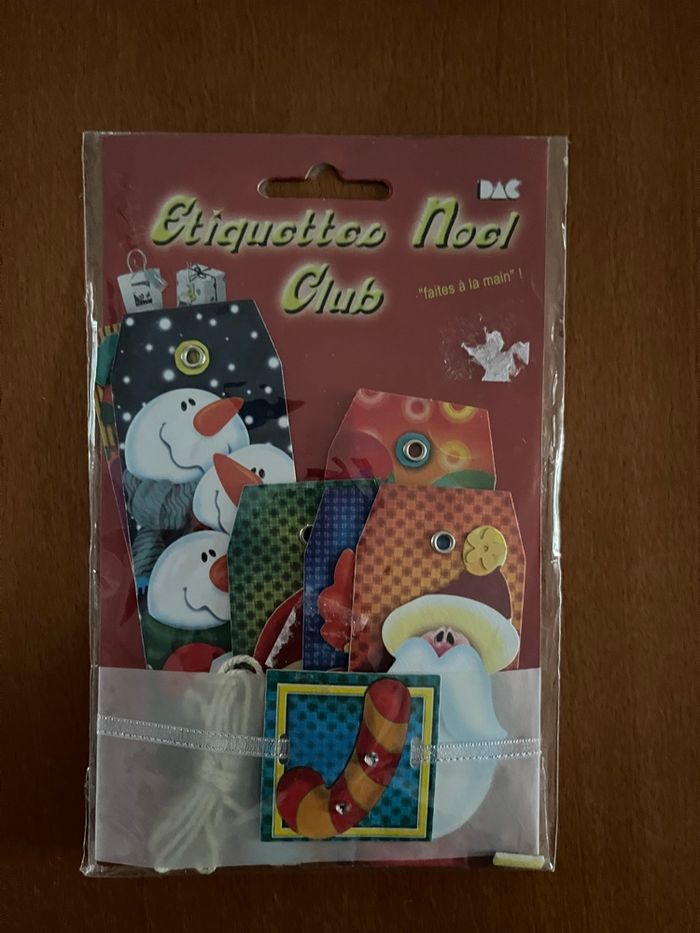 2 lots d’étiquettes cadeaux - photo numéro 2