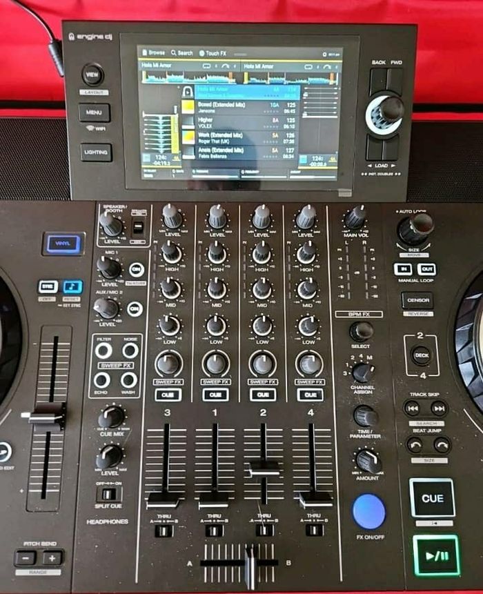 Contrôleur DJ autonome Denon DJ SC LIVE 4 avec séparation des tiges sur 4 platines, Wi-Fi - photo numéro 4