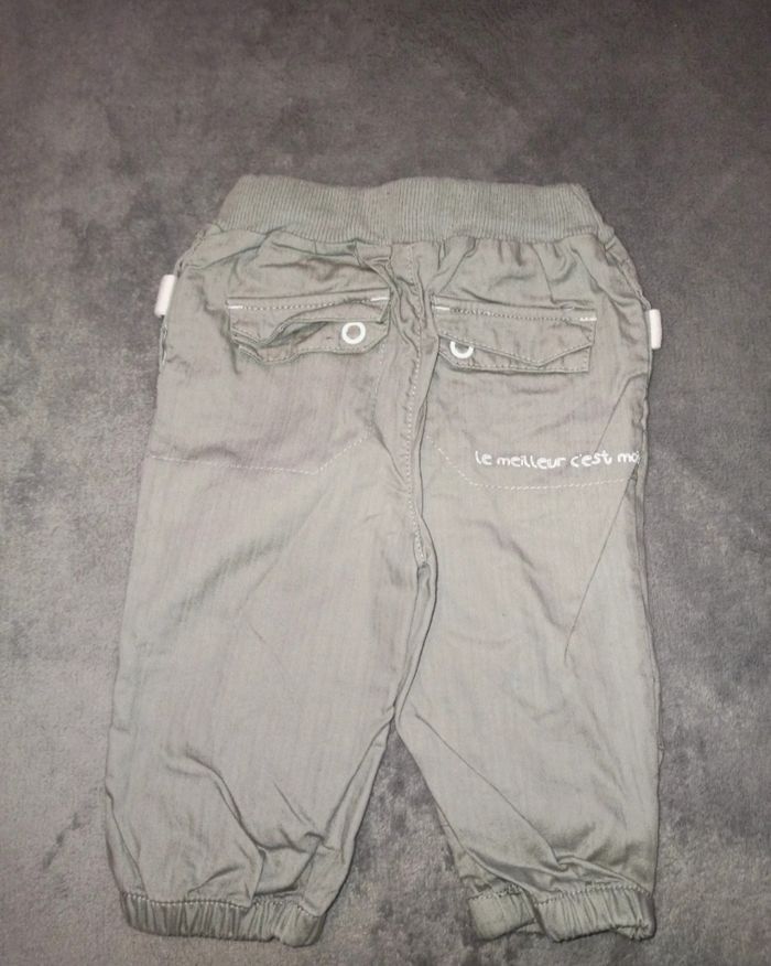 Pantalon 6 mois " chien 🐕" - photo numéro 2