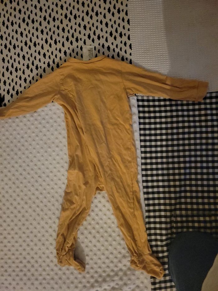 Pyjama H&M léger en coton beige – Taille 86 cm Mixte, idéal pour le confort de bébé - photo numéro 2