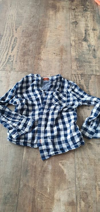 Chemise tao 4 ans  en très bon état