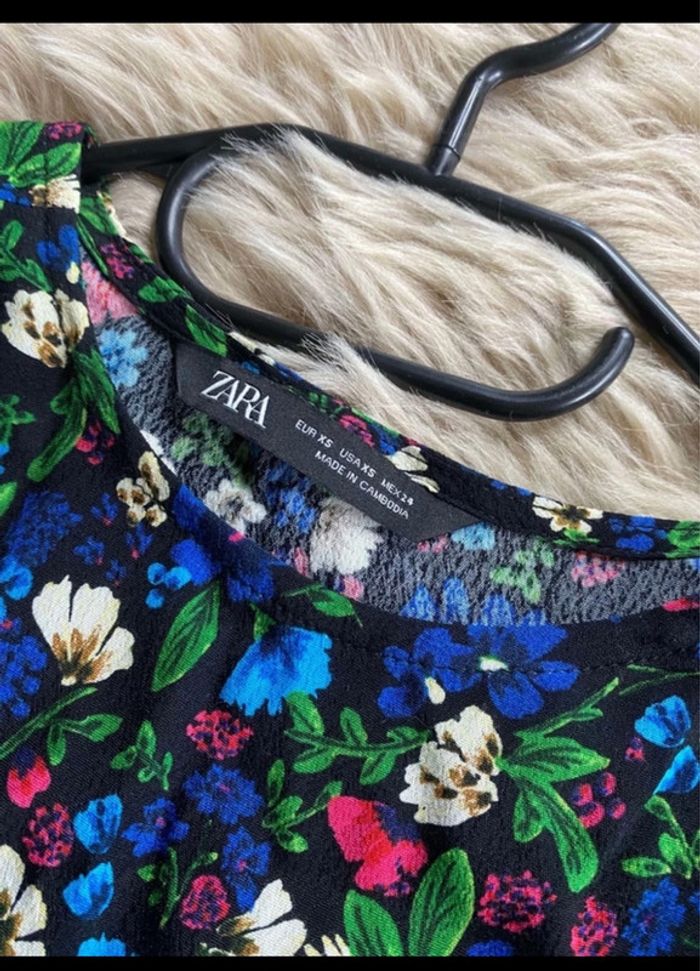 Robe short noir à fleurs multicolore Zara Taille XS /34 - photo numéro 2