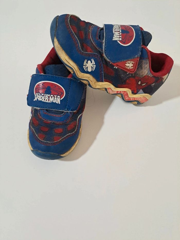 💚Baskets Spiderman garçon – taille 25 – à scratch - photo numéro 2