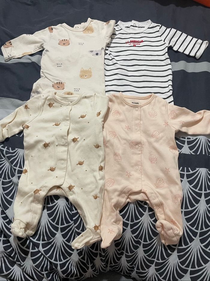 Lot de vêtement 1 mois bébé fille - photo numéro 9