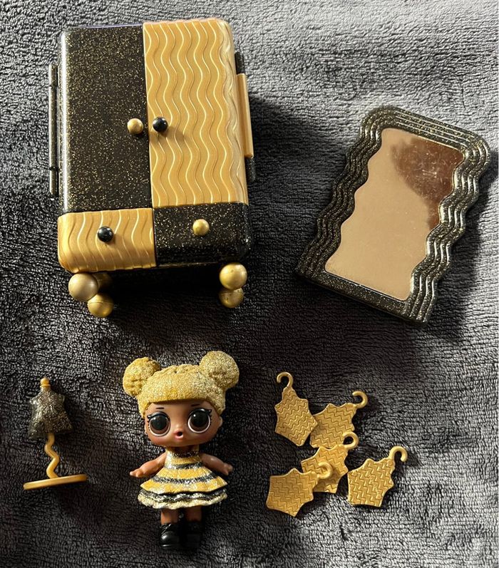 Petite poupée Lol surprise + armoire + accessoires comme sur la photos ( 22 ) - photo numéro 2