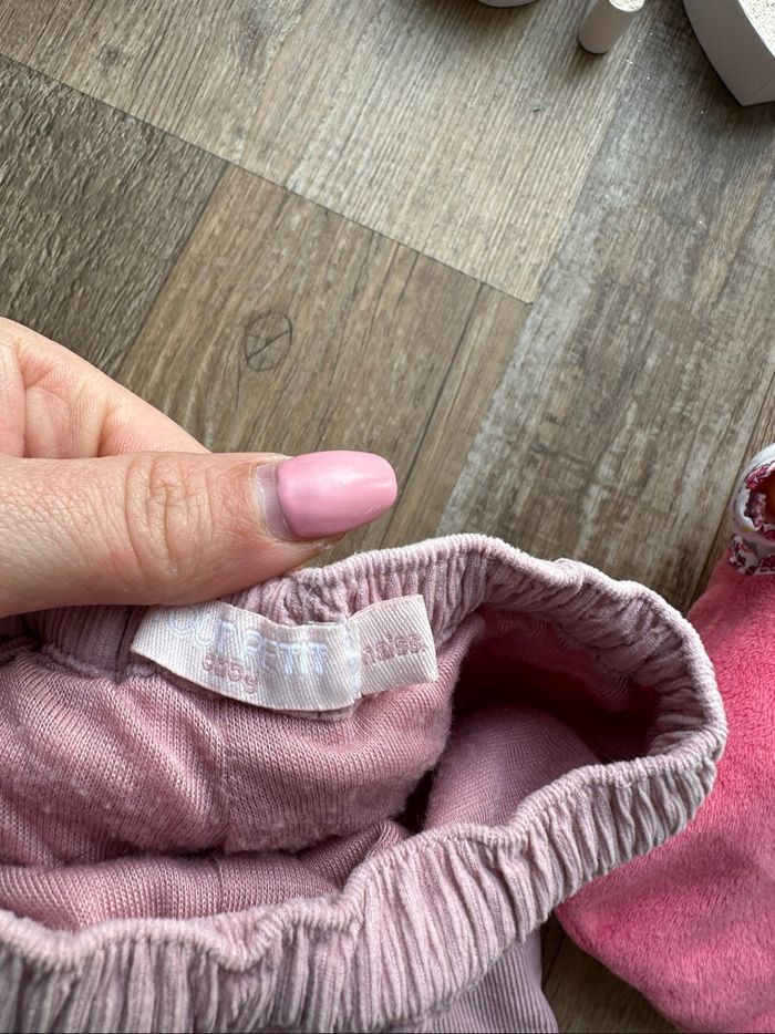 - Pantalon tout petit baby   - Naissance  - Très bon état - photo numéro 2
