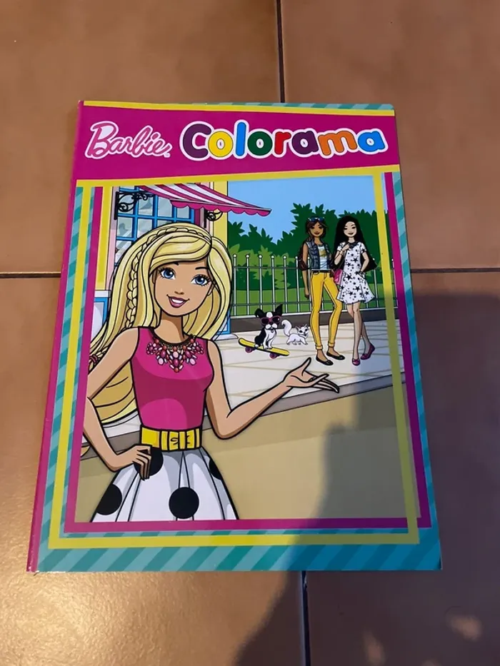 Libre coloriages barbie neuf