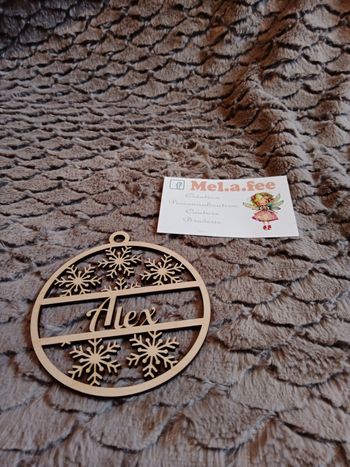 Boule de Noël personnalisée en bois