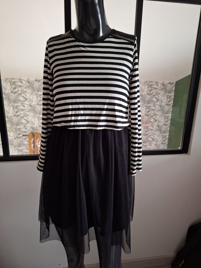 Robe noire et blanche à rayures 12 ans fille