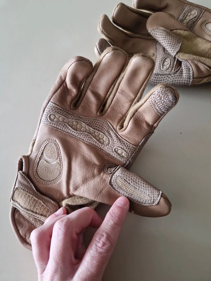 Gant de combat IA - photo numéro 4