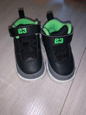 Basket Jordan taille 19,5