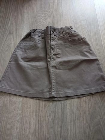 Jupe fille Okaïdi taille 12 ans neuve sans étiquettes, jamais portée